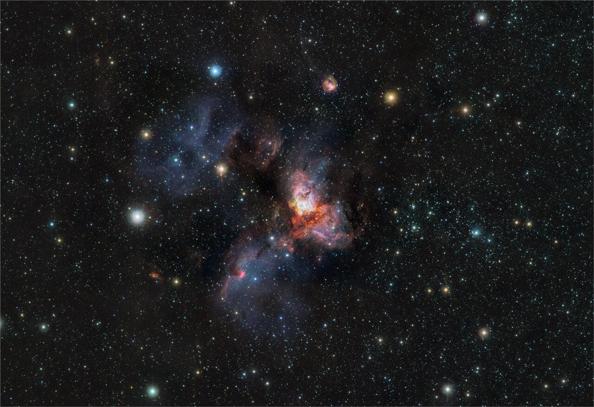 Star Cluster Reveals its Colours in Stunning 80-million-pixel ESO Image The RCW 38 cluster in infrared light European Southern Observatory (ESO) &copy;