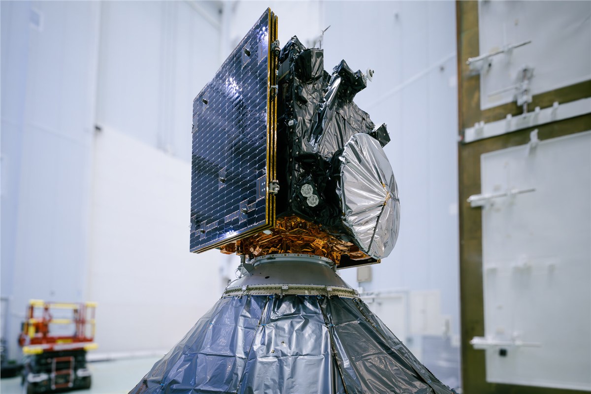 Hera Asteroid Mission Spies Mars's Deimos Moon Last view of Hera spacecraft SpaceX &copy;