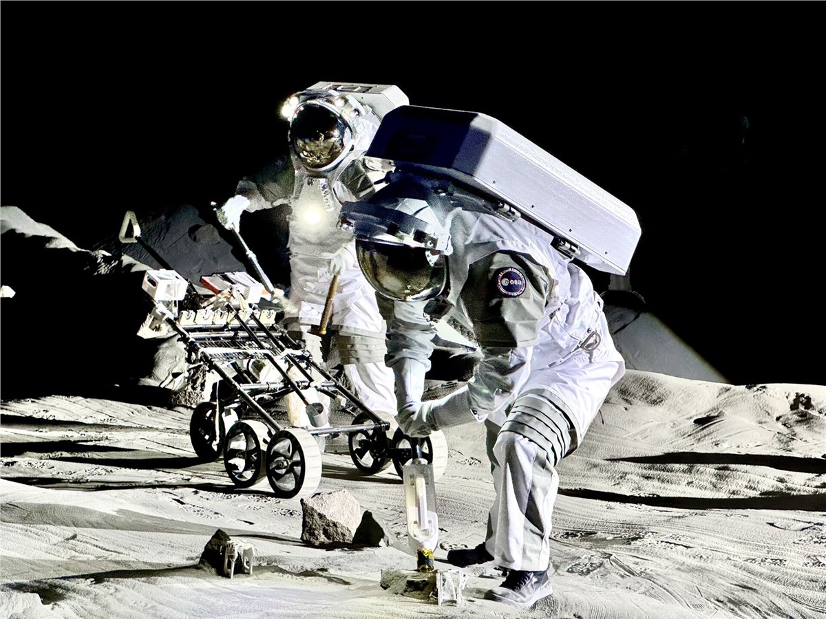 ESA and JAXA Strengthen Ties on Moon and Mars Exploration LUNA ESA-L. Breggion &copy;
