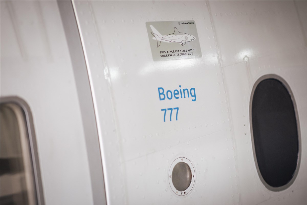 Enhanced Efficiency: Austrian Airlines Equips 4 Boeing 777-200ERs With Innovative Sharkskin Technology  Austrian/DBS &copy;