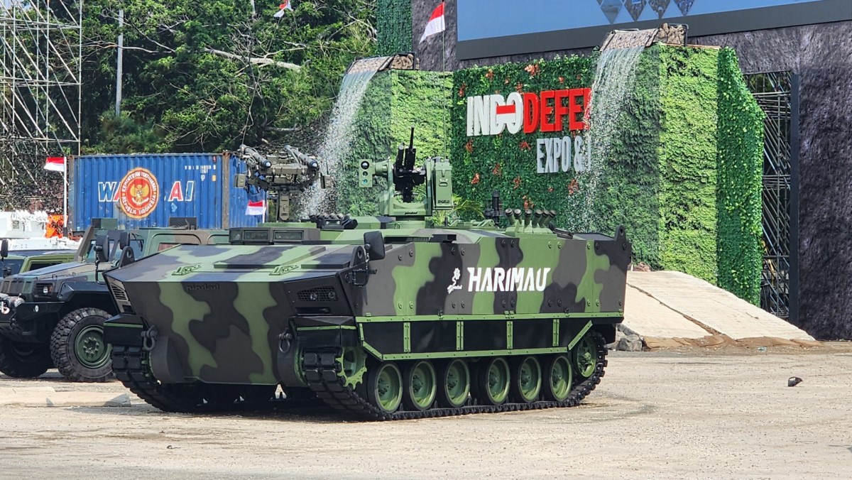 KAPLAN/HARIMAU APC, is Revealed at Indo Defence 2025  FNSS &copy;