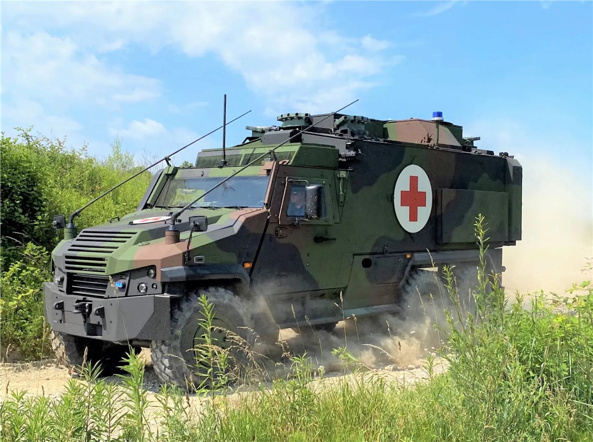 Medium Protected Medical Vehicle EAGLE 6x6 handed over to the German Armed Forces  General Dynamics European Land Systems (GDELS) &copy;