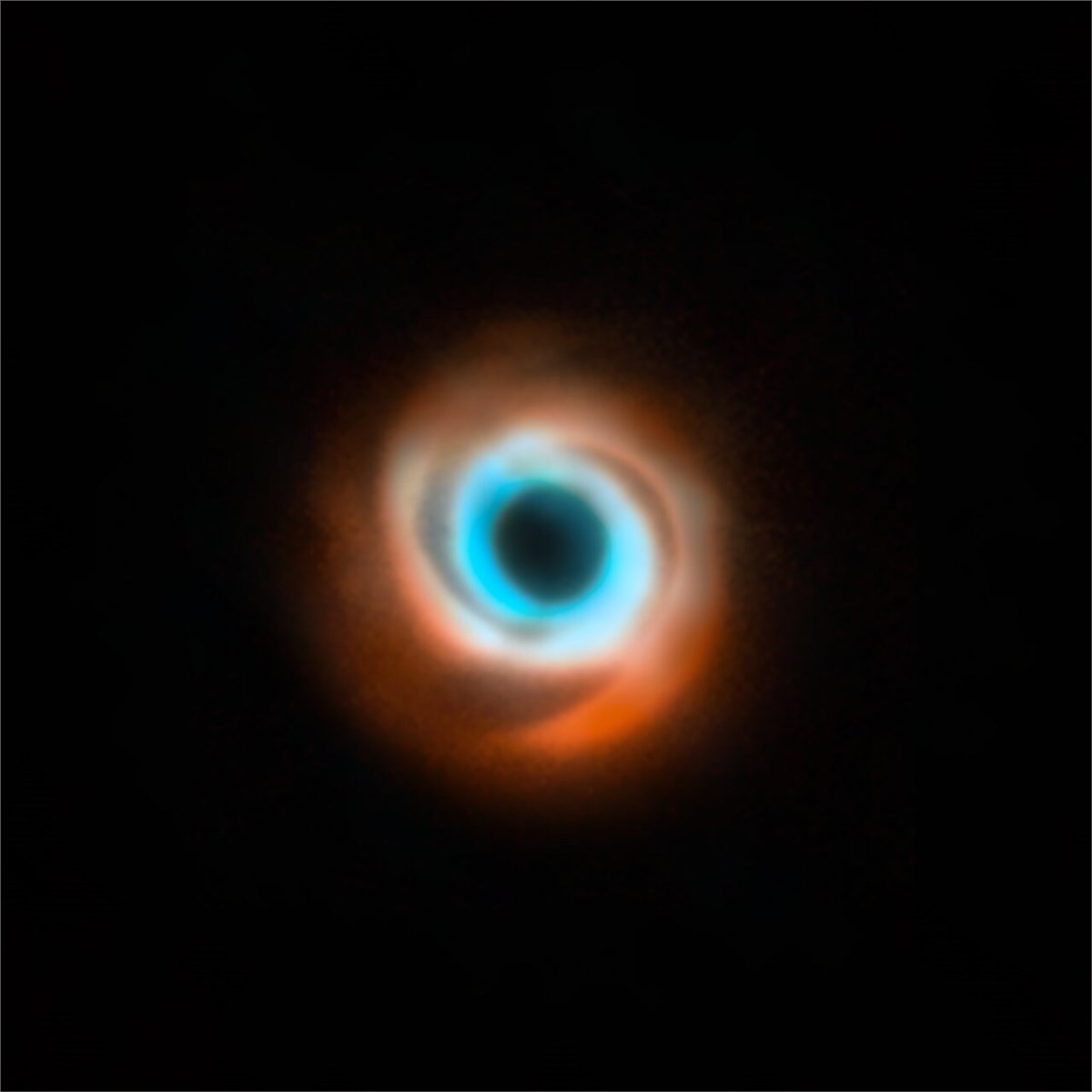 Astronomers Witness Newborn Planet Sculpting the Dust Around It Joint VLT and ALMA view of disc around the star European Southern Observatory (ESO) &copy;
