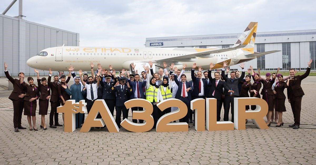 AerCap Delivers 1st of 20 New Airbus A321LR Aircraft to Etihad Airways  Aercap &copy;