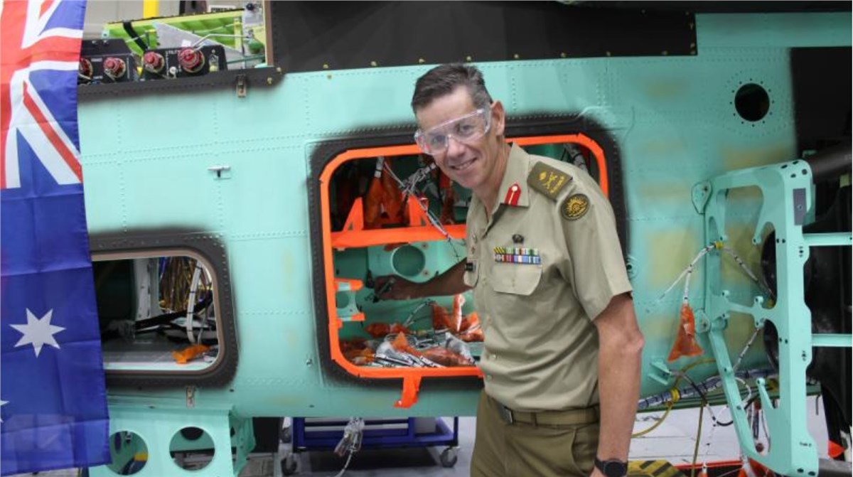 Apache Helicopters on Course for Delivery  MoD Australia &copy;