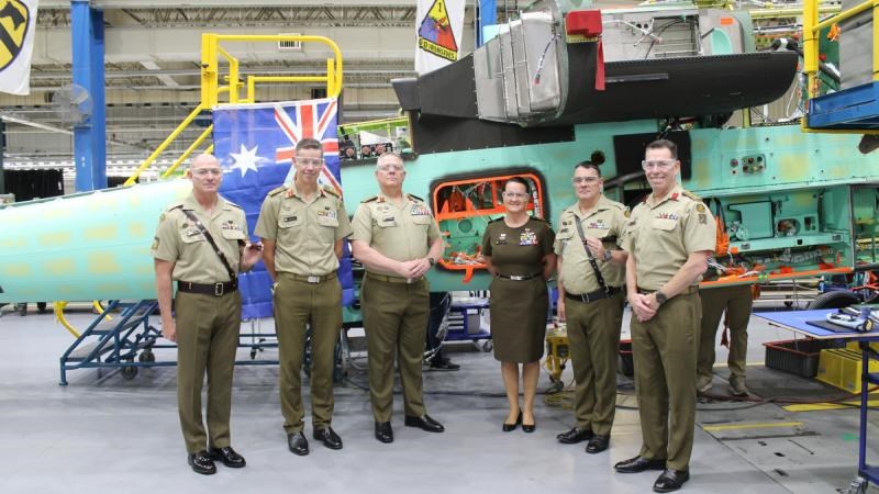 Apache Helicopters on Course for Delivery  MoD Australia &copy;