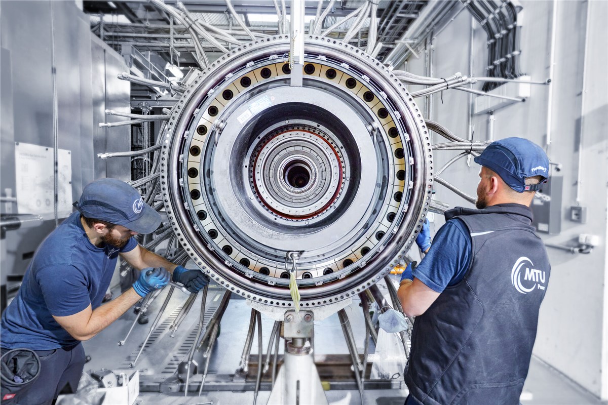 Aerospace Experts Set Sail for the Naval Market  MTU Aero Engines &copy;