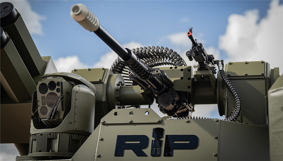Moog and General Dynamics UK Unveil Specialist Air Defence Foxhound with RIwP Turret  Moog Inc. &copy;