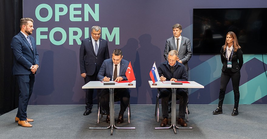 Otokar and Guardiaris Signed a Strategic Cooperation Agreement  Otokar &copy;