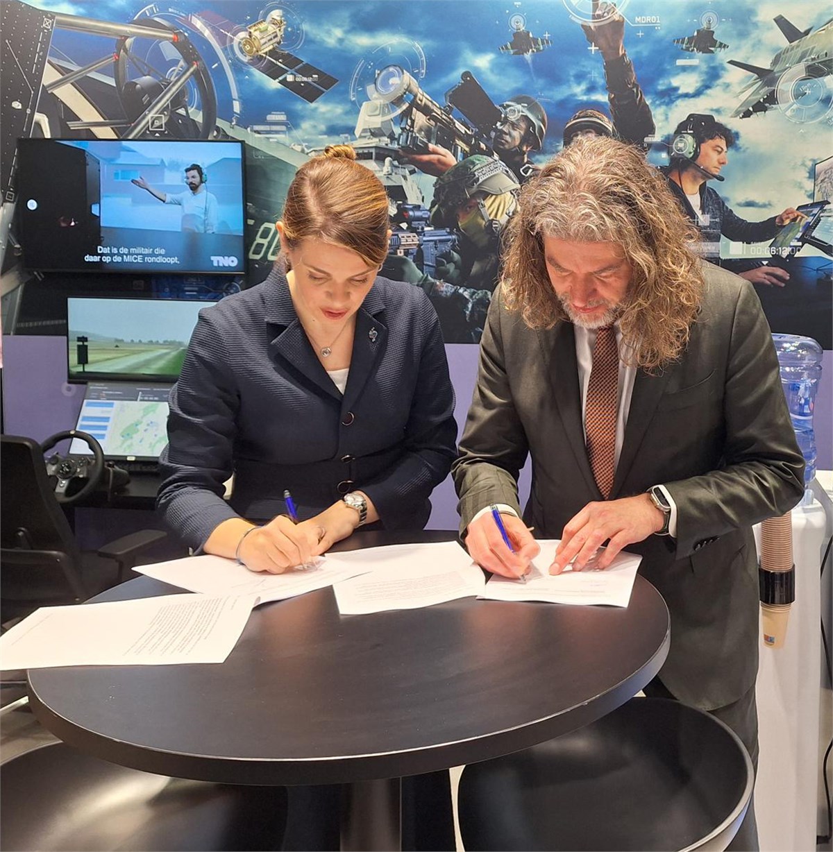 Strategic Cooperation Between NLR and TNO Accelerates Dutch Military Space Capabilities  NLR - Netherlands Aerospace Centre &copy;
