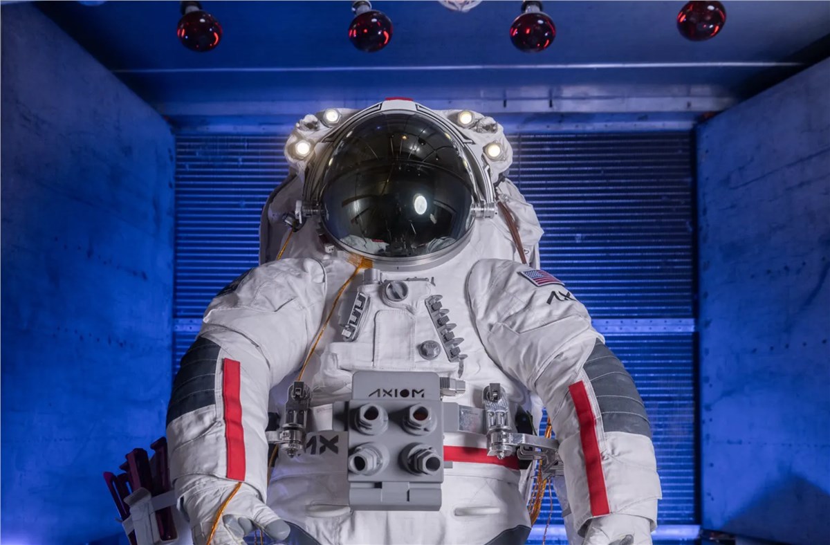 Axiom Space, KBR Successfully Complete 1st Uncrewed Thermal Vacuum Test of Next-Gen Spacesuit  Axiom Space &copy;
