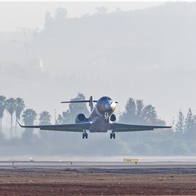 Image - New Super-Midsize Gulfstream G300 Takes Flight