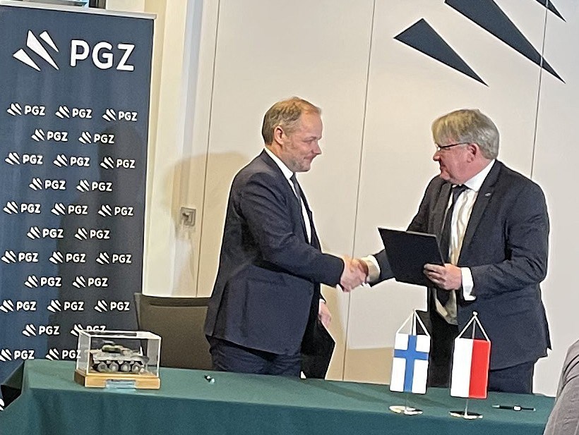 Patria and Rosomak Into Agreement on 8x8 Vehicle Manufacturing License Extension  Patria &copy;