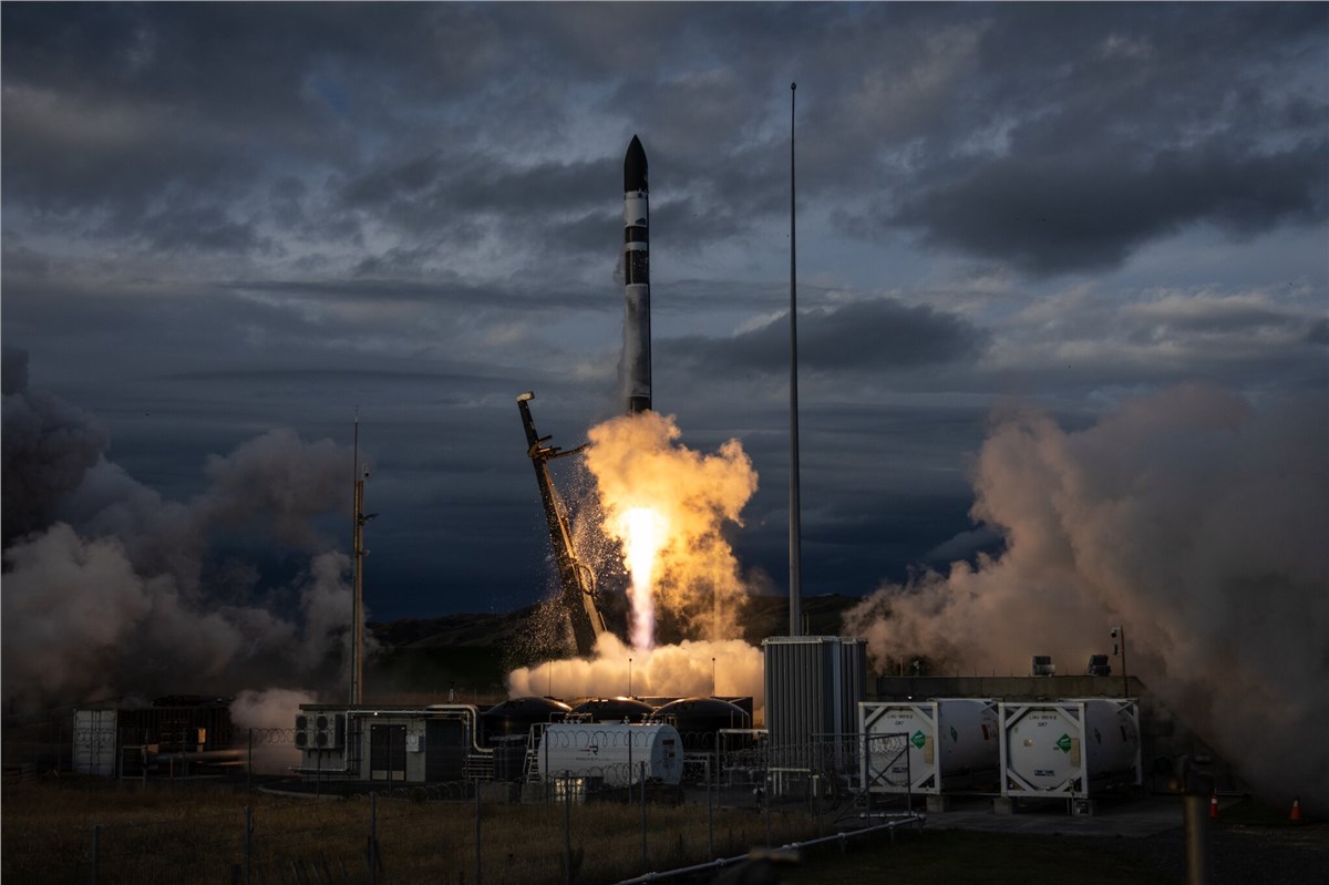 Rocket Lab Successfully Launches for iQPS, Ends 2025 with 21 Launches and 100% Mission Succes  Rocket Lab USA &copy;