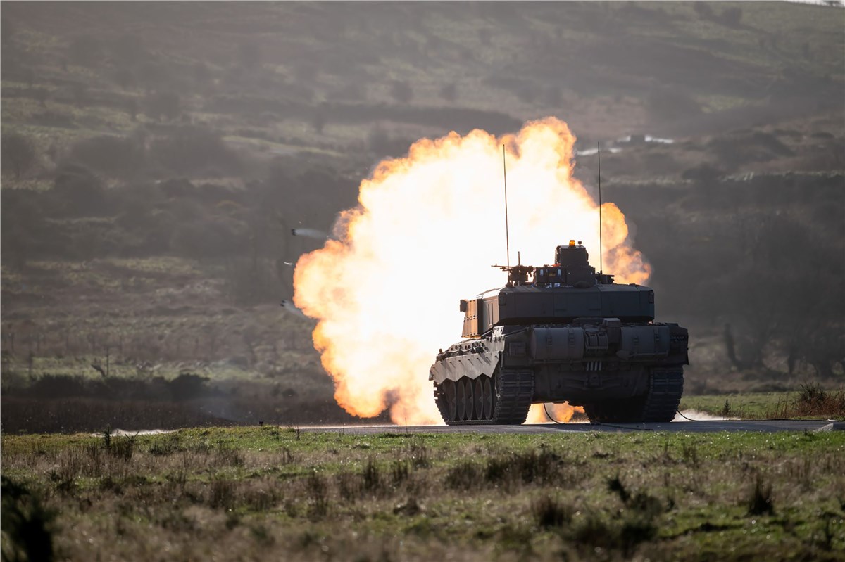 Challenger 3 Reaches Key Milestone With First-Ever Crewed Live Firing Trials  Rheinmetall AG &copy;