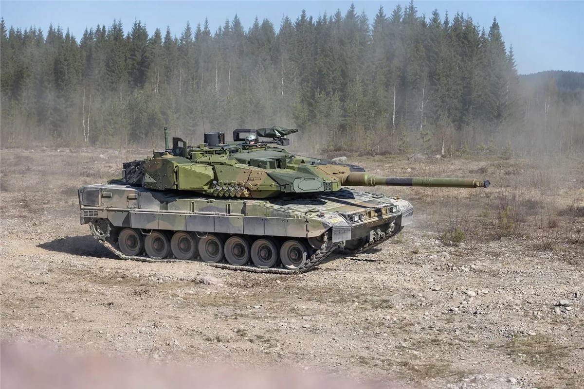 KNDS and RITEK Have Opened New Infrastructure for the LEOPARD Production Line in Norway - Handover of the 1st LEOPARD 2 A8 NO LEOPARD 2 A8 NO Synne Nilsson / Forsvaret &copy;